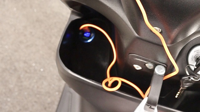 アドレスV50 USB